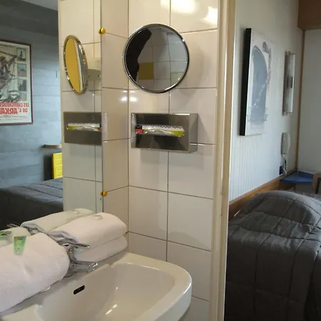 Arcantis Le Voltaire Otel